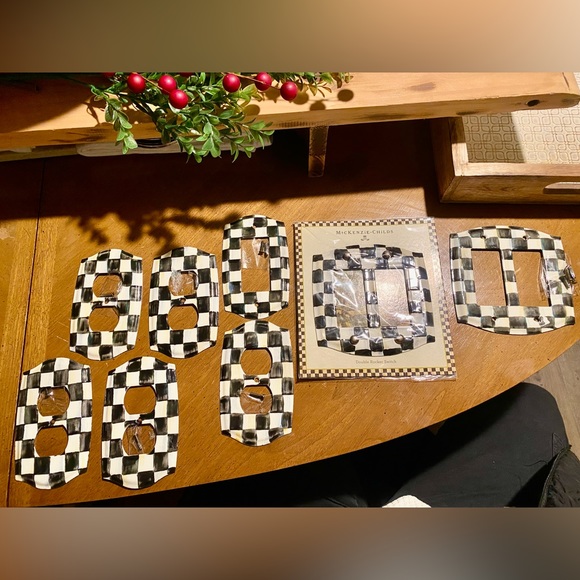 Courtly Check McKenzie-Child’s Outlet Cover Lot - Picture 3 of 11